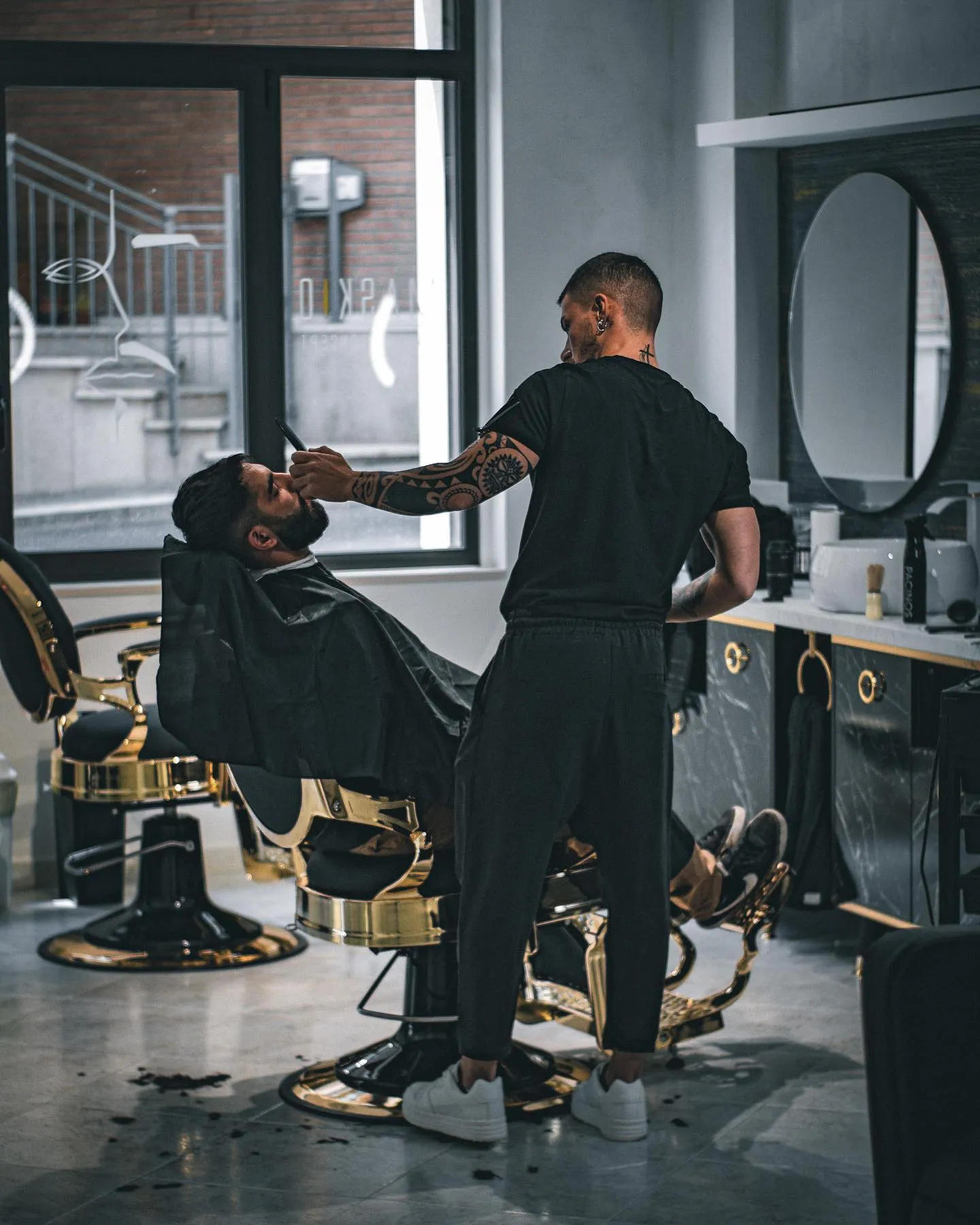 Taglio capelli professionale nel salone Maskio Barber Concept